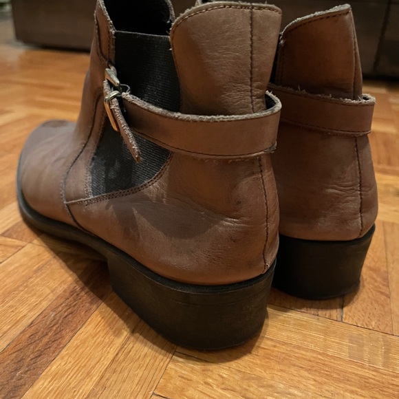 Chelsea Boots - Picture 3 of 3